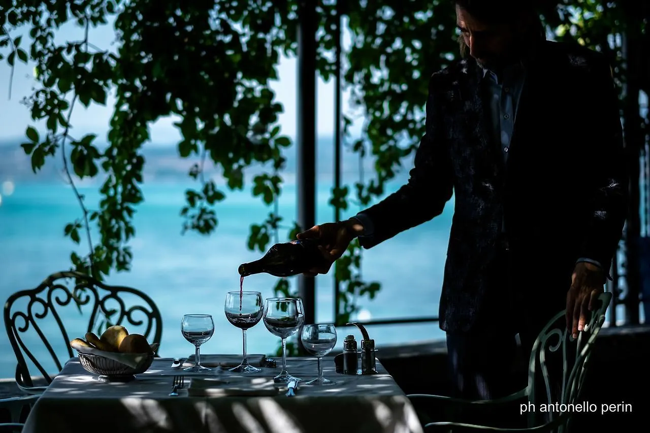 Hotel Catullo Sirmione 3*,
